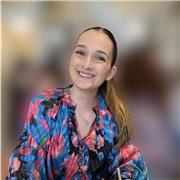 En troisième année de fac et capable d’aider en matières économiques, juridiques et mathématiques, je suis à votre disposition